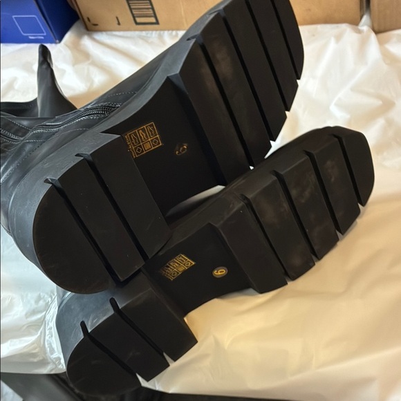 Vivianly Black Heeled Boots - Picture 8 of 9